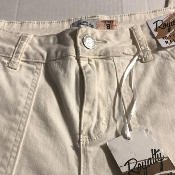 🌻Royalty Mid Rise 8 Beige Jean - Picture 2 of 11
